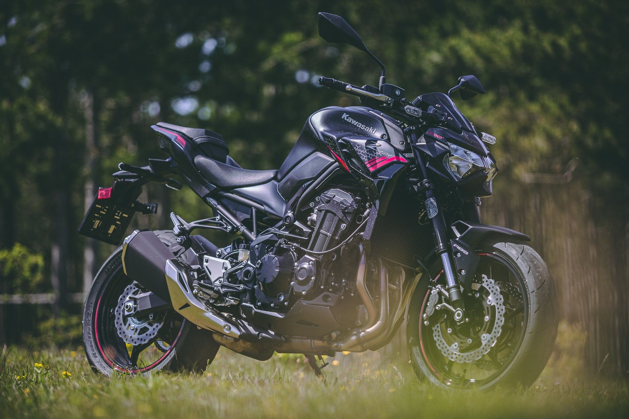 2048x1365 Kawasaki Z900 Wallpaper