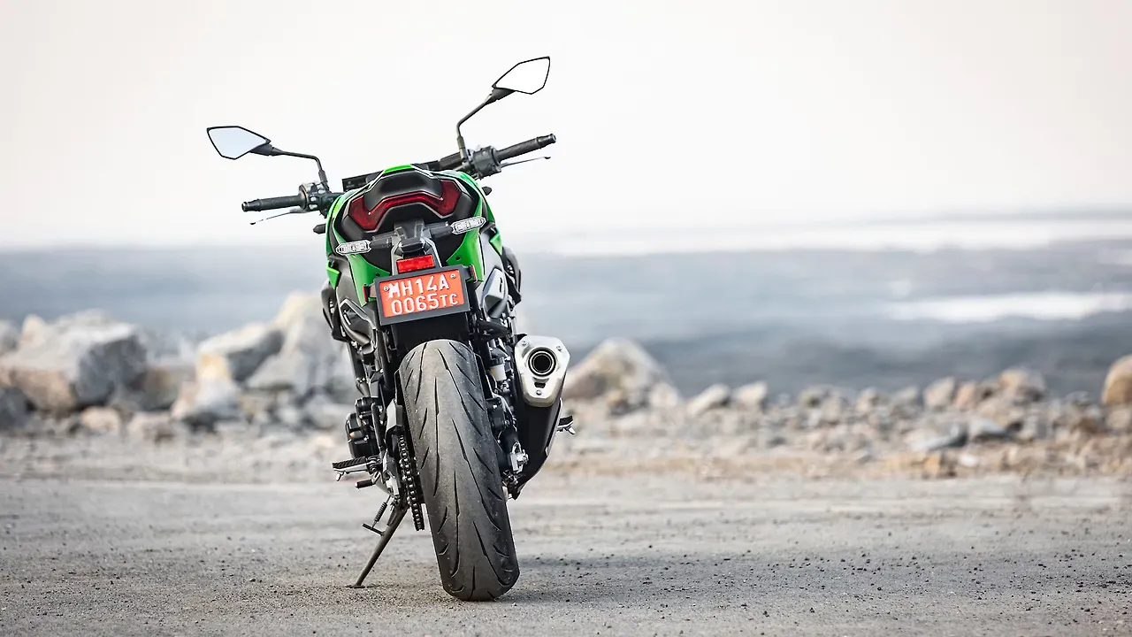 1280x720 image of Kawasaki Z900. Photo of Z900