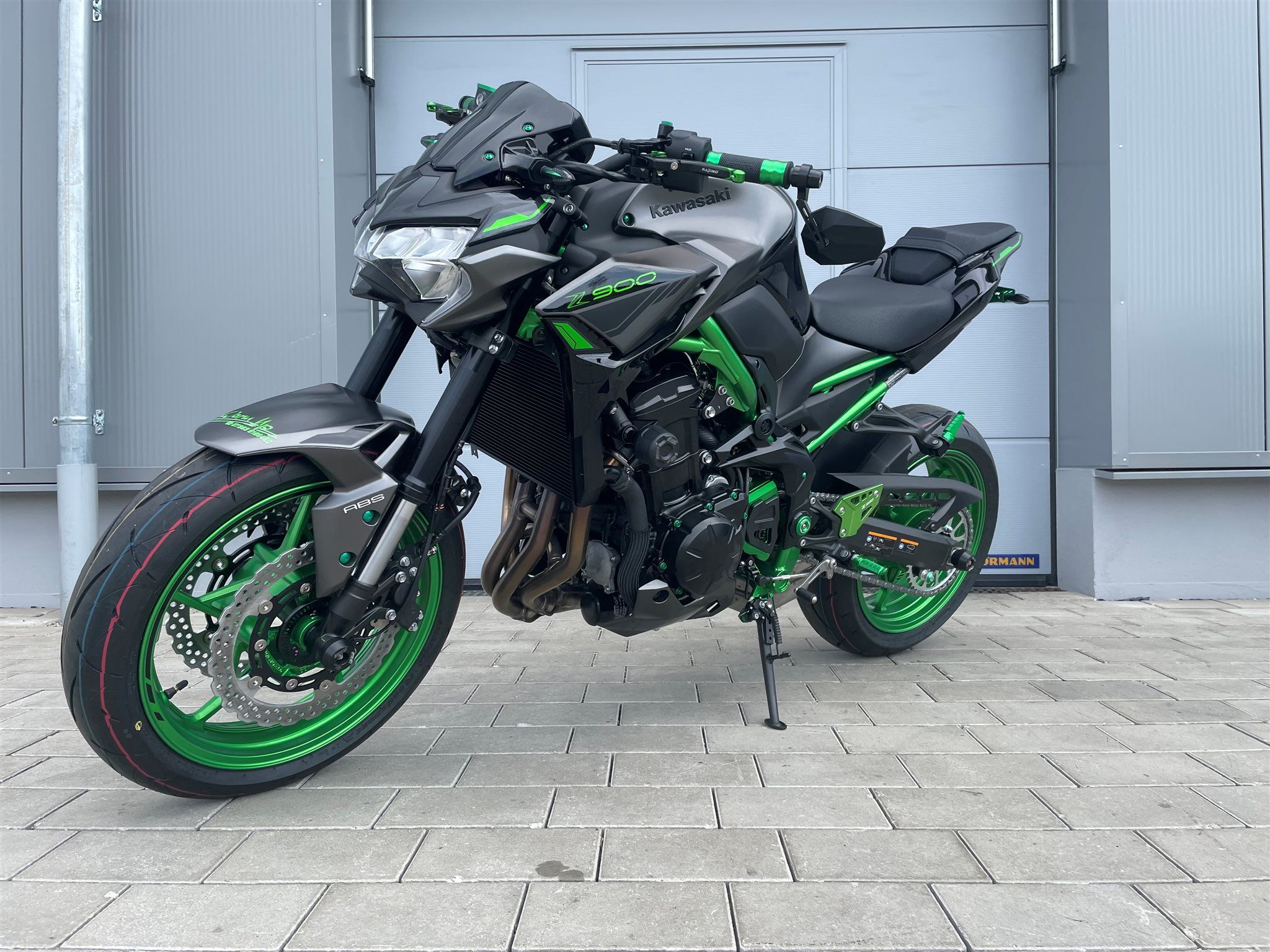 2048x1536 Details of the dealer's custom bike Kawasaki Z900 Warm Up Zweiradtechnik GmbH