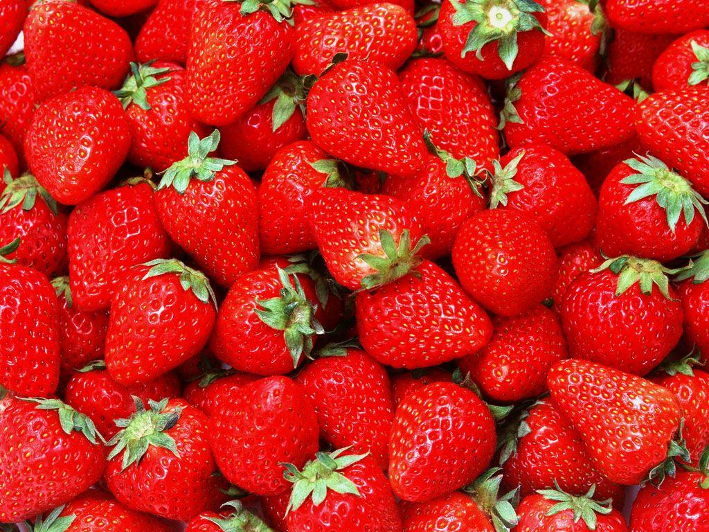 1024x768 Kawaii Strawberry Wallpaper