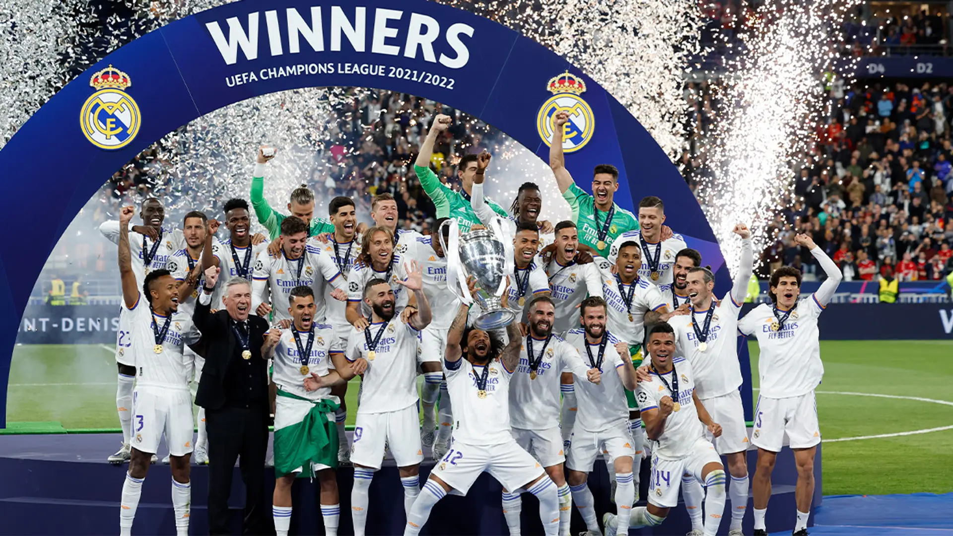 1920x1080 Madrid players lift Champions League trophy: 11 best image