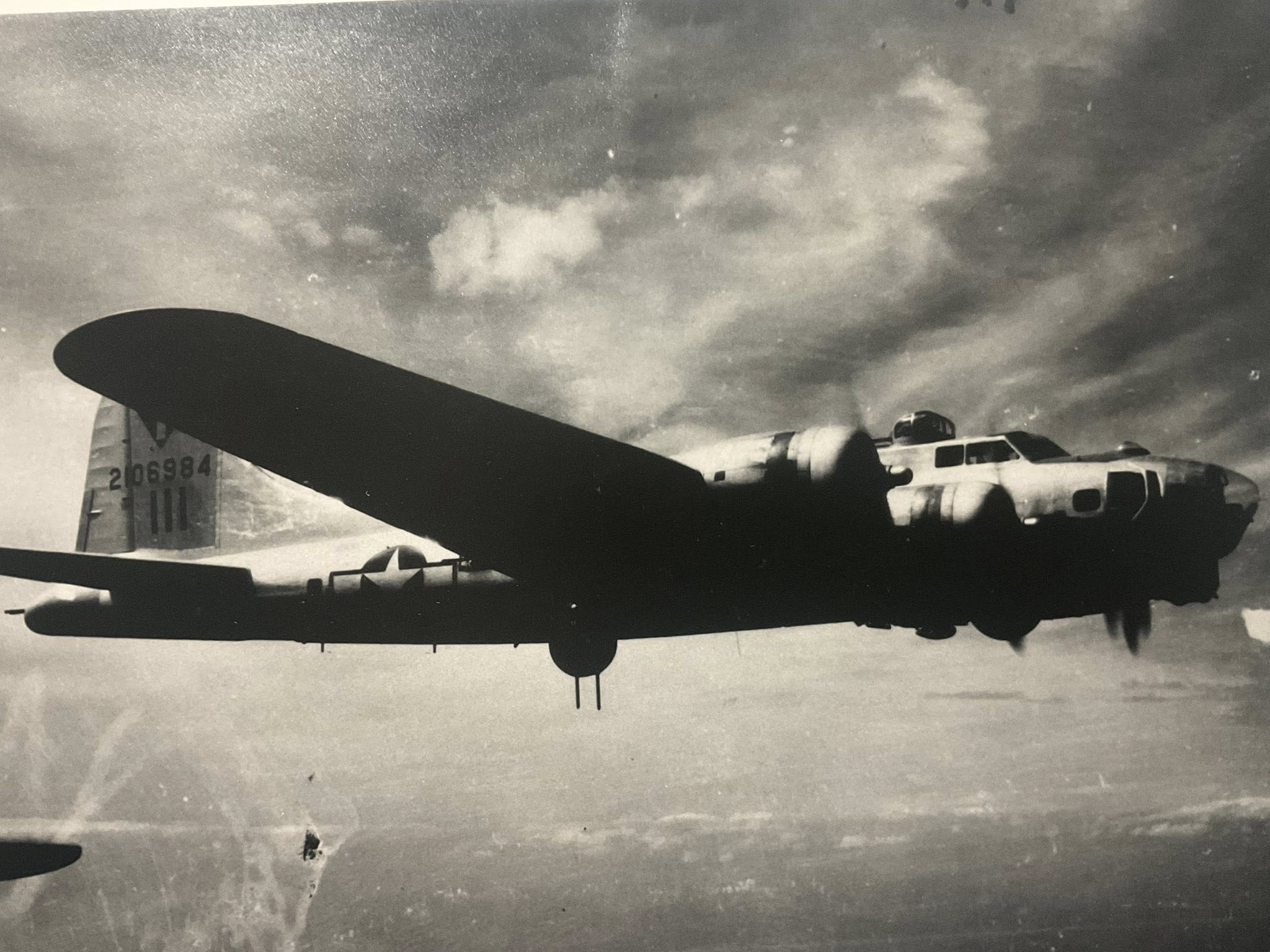 2048x1536 42 106984 / Glittering Gal. B 17 Bomber Flying Fortress