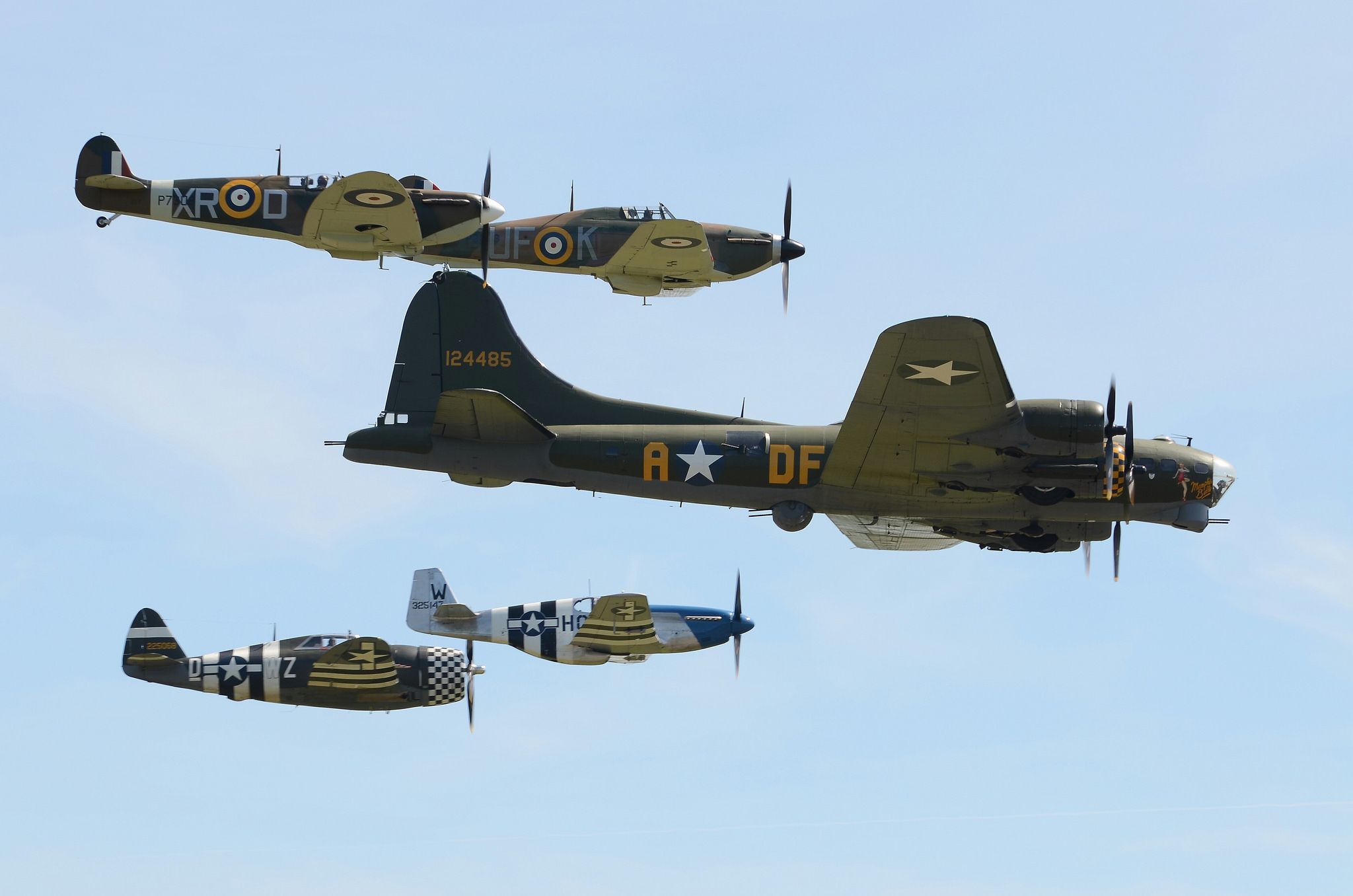 2048x1356 Free flight, Boeing 2K wallpaper for desktop and phone