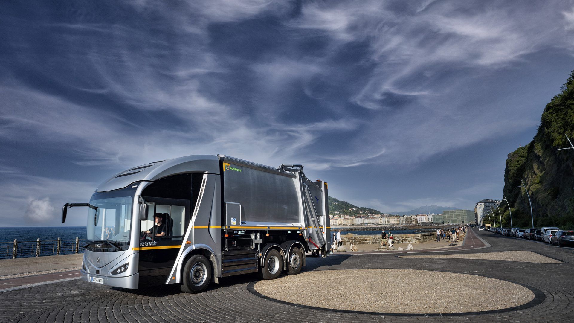1920x1080 Two Irizar electric trucks for waste collection headed to San Sebastian (Spain)