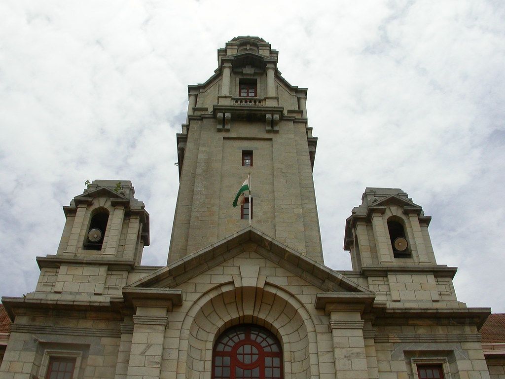 1024x768 IISc Main Building. Fun at Bangalore: Selected pics taken a