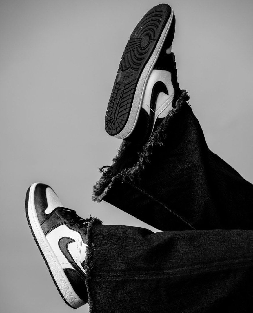 873x1080 Wallpaper Black And White Jordans Low Top Wallpaper Aesthetic Nike Jordans Aesthetic Black Nike Aesthetic