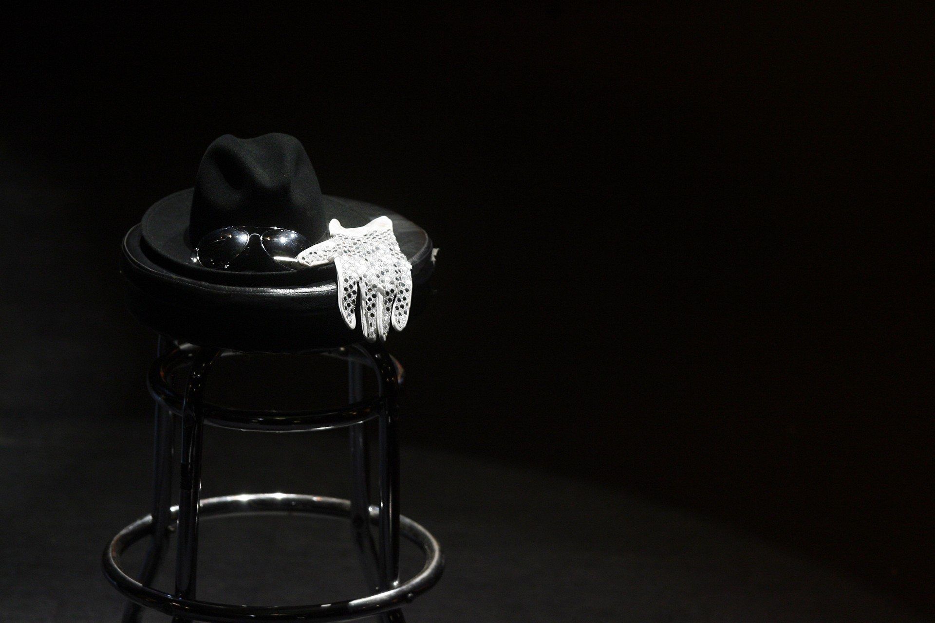 1920x1280 Photo Michael Jackson Hat And Glove