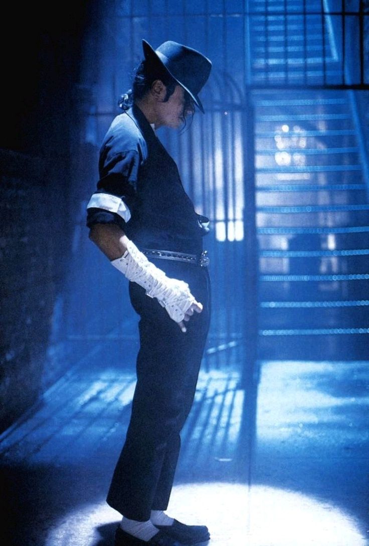 736x1087 Michael Jackson