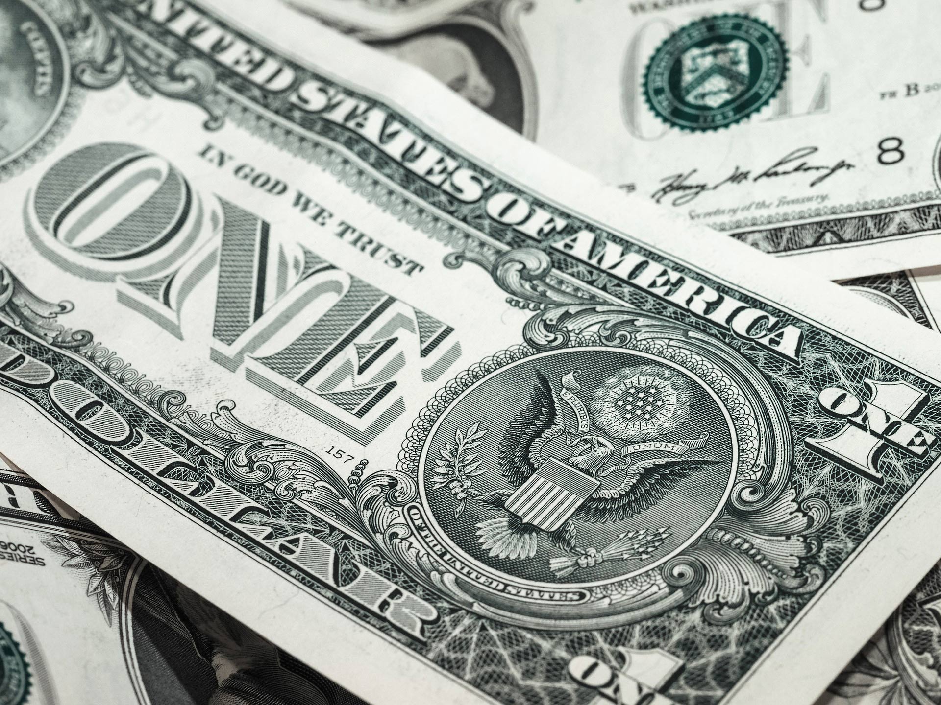1920x1440 Decades of Financial Hardship Linked to Faster Brain Aging