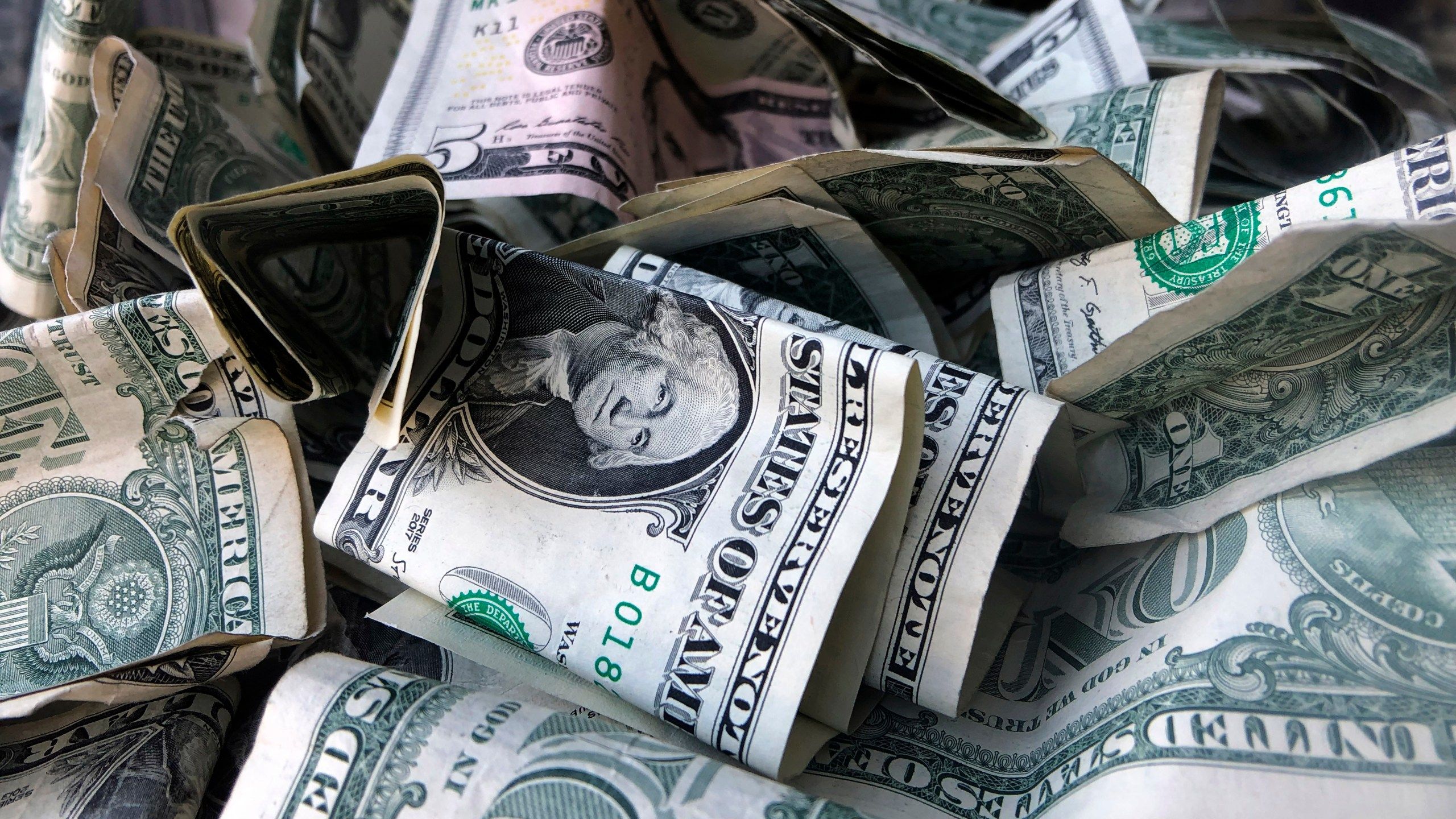 2560x1440 Extra Cash For Low Income Mothers May Influence Baby Brains