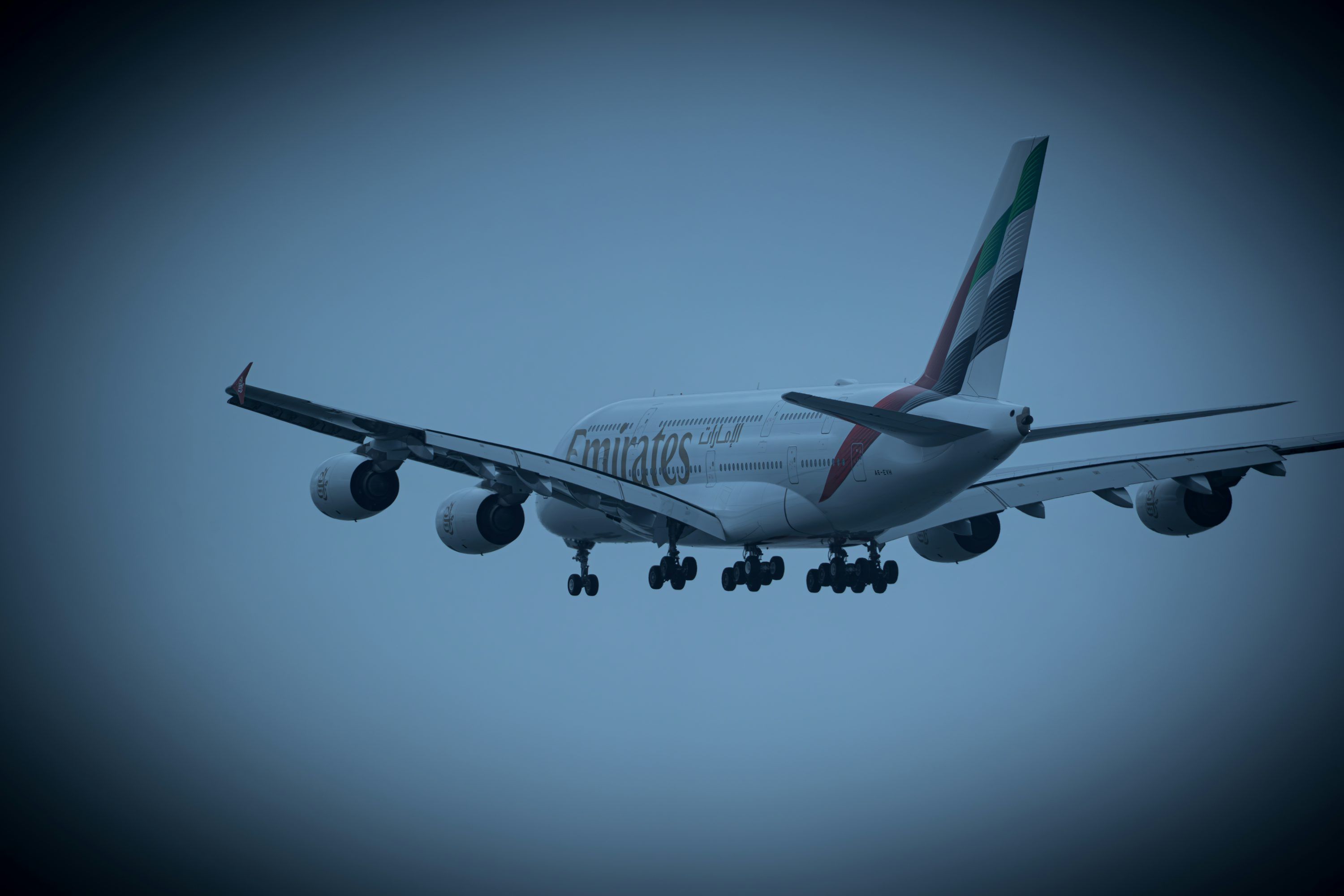 3000x2000 Emirates airplane in the sky