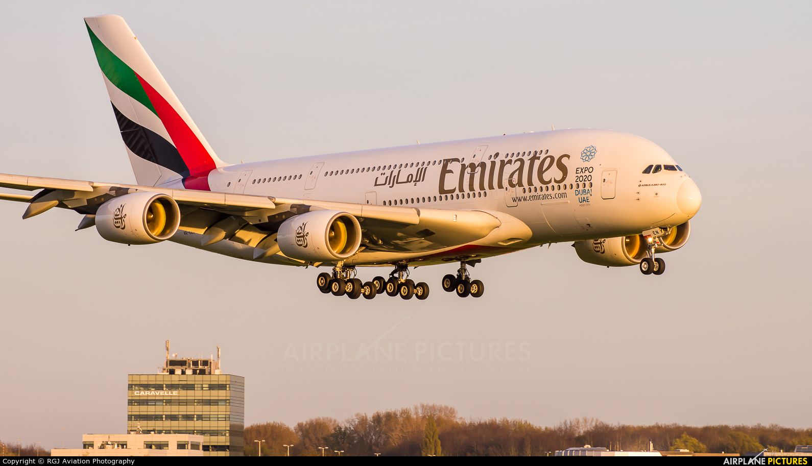 1590x913 Emirates Airlines Airbus A380 A6 EEN At Amsterdam AMS / EHAM