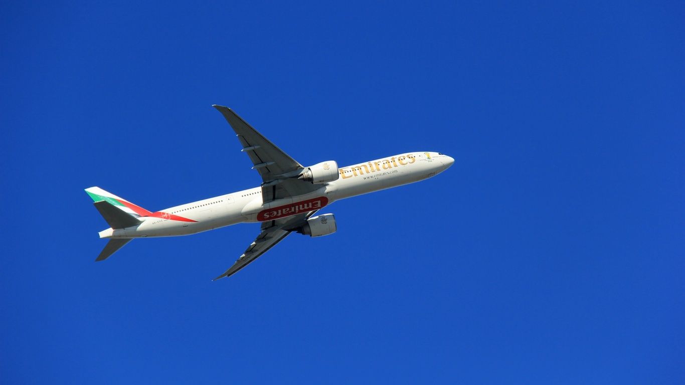 1366x768 Emirates Boeing 777 4K UHD Wallpaper for UltraHD Desktop and TV : Widescreen and UltraWide Display : Smartphone and Tablet Devices