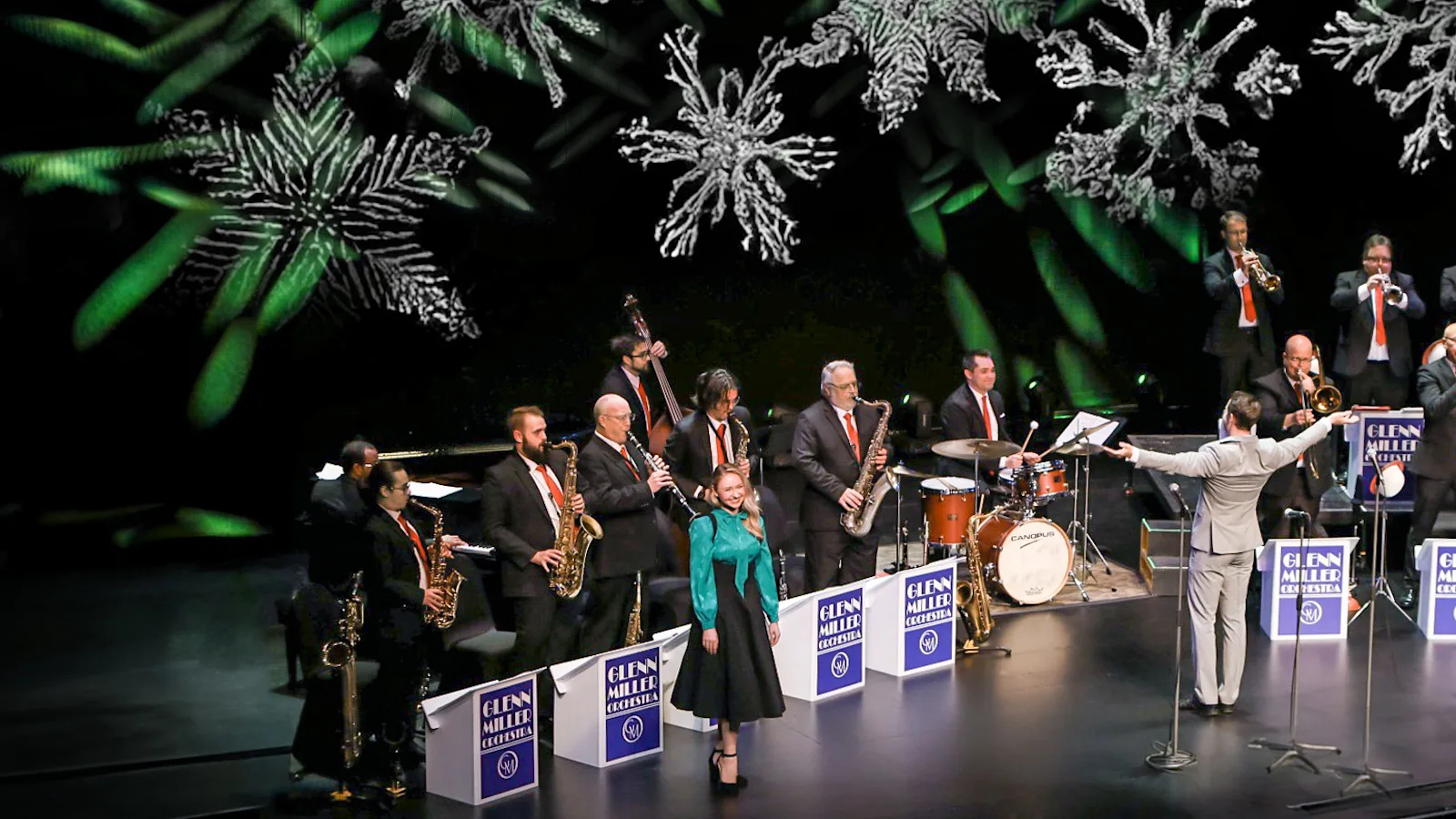 1600x900 In The Christmas Mood with The Glenn Miller Orchestra