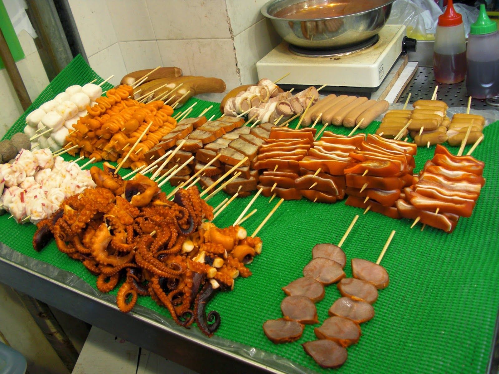 1600x1200 Hong Kong Street Food / LUCY LOVES TO EAT