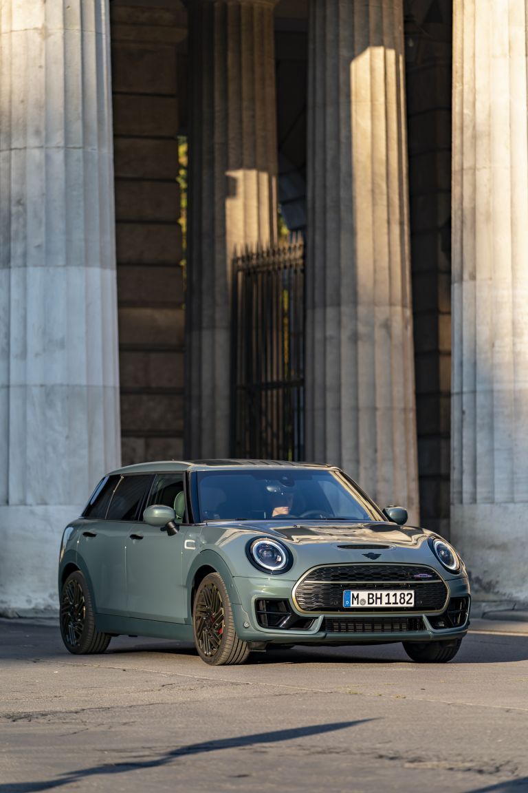 768x1152 Mini John Cooper Works Clubman Untold Edition quality free high resolution car image, picture and photo