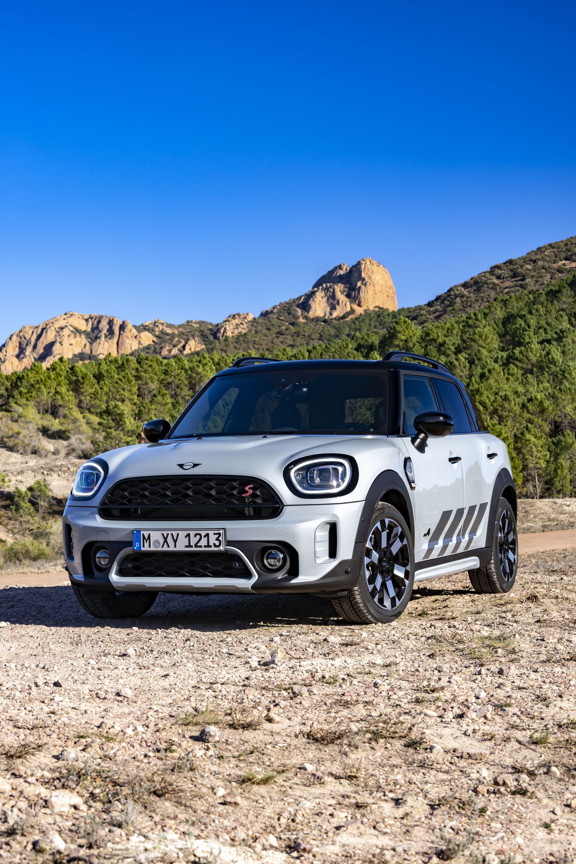 1920x2880 MINI Countryman Wallpaper