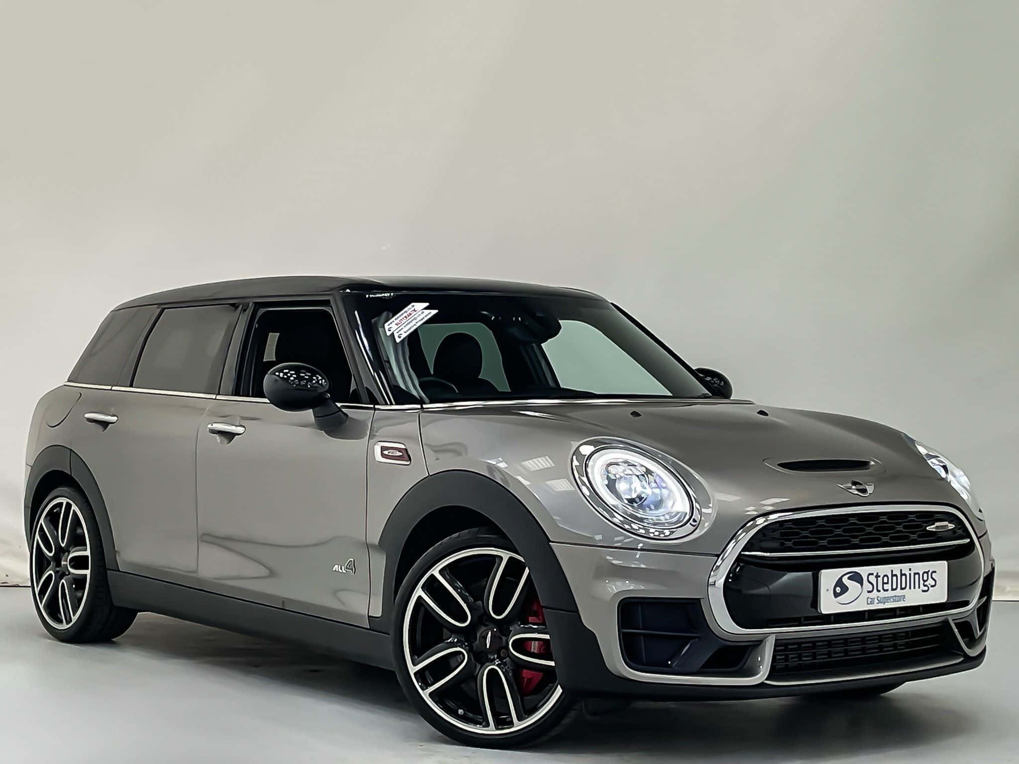 2048x1536 Download Sporty and stylish Mini Cooper S Clubman All4 in action Wallpaper
