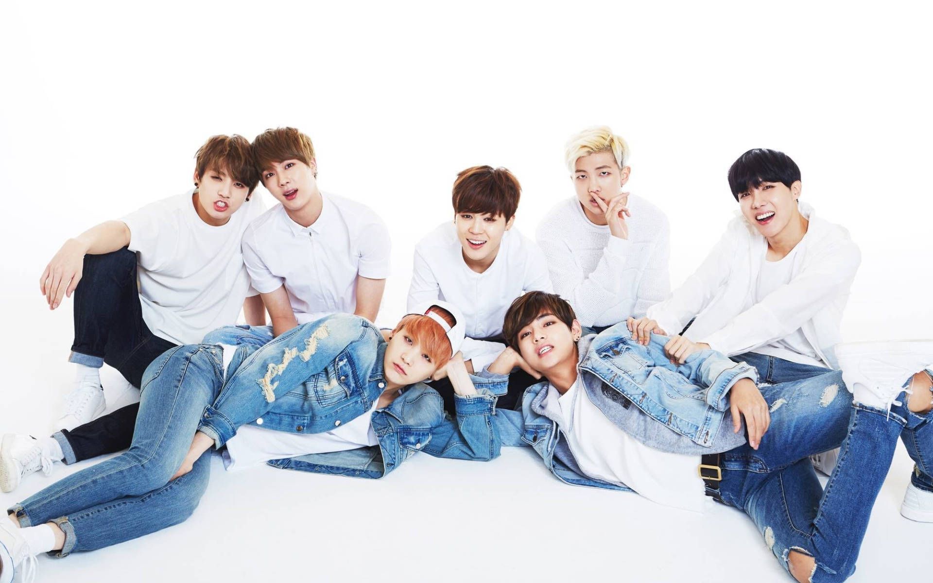1920x1200 Download BTS Group Photo In Jeans Wallpaper