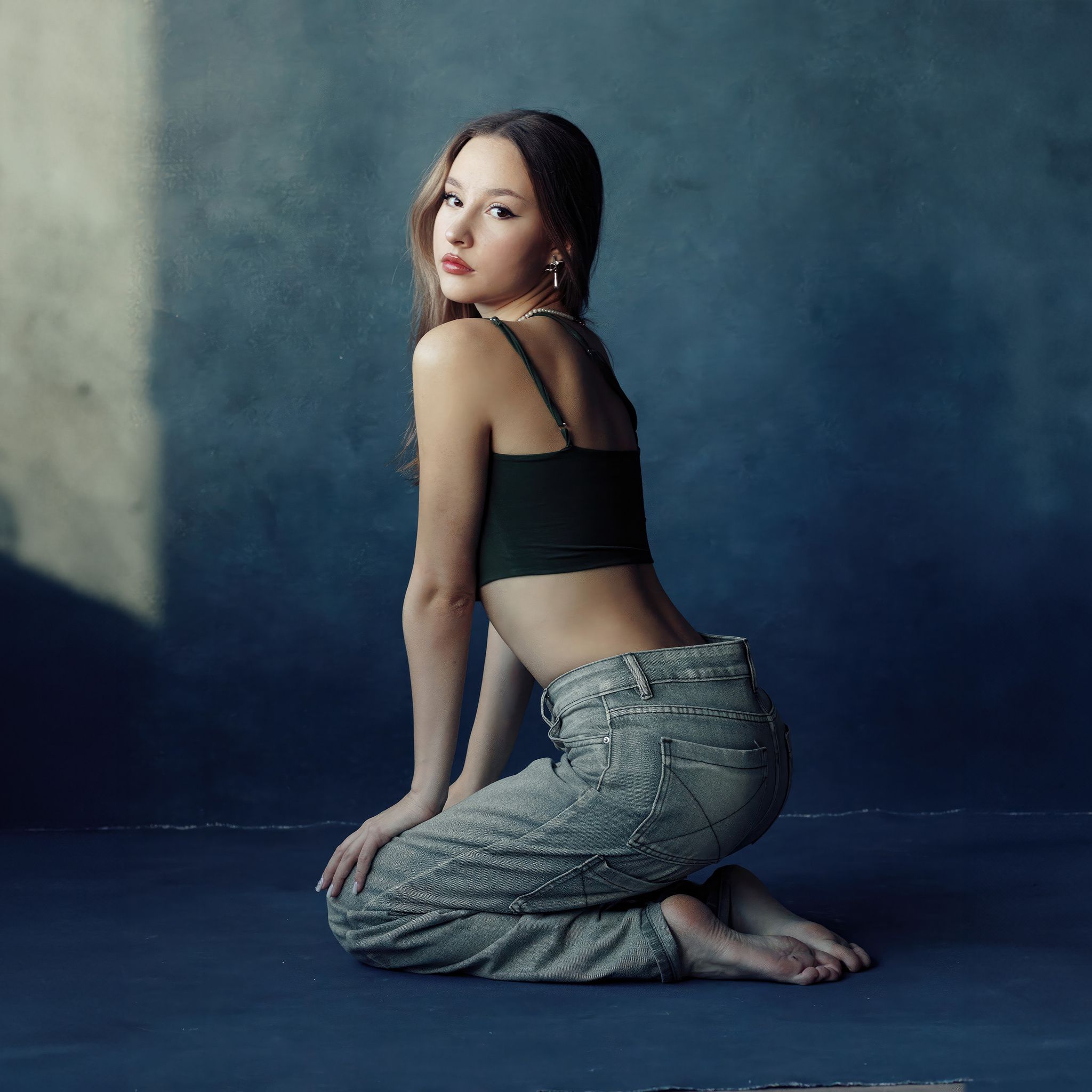 2048x2048 Girl Poses In Jeans Gazing Back iPad Air , HD 4k Wallpaper, Image, Background, Photos and Picture