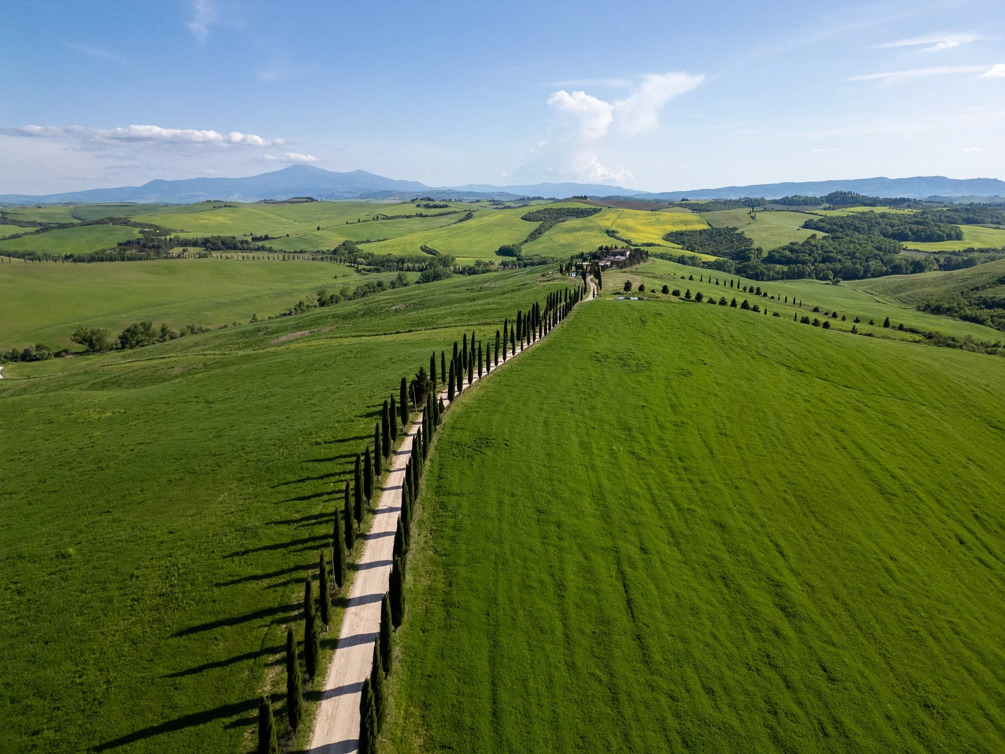 2048x1536 Tuscany's Val d'Orcia Photography Guide: Cypress Trees & Rolling Hills
