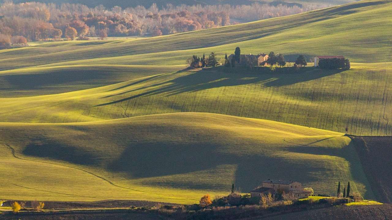 1280x720 Exploring Val d'Orcia: A Weekend Escape in Italy