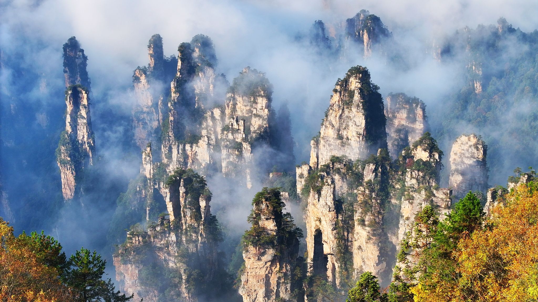 2048x1152 Early winter sea of clouds graces Zhangjiajie
