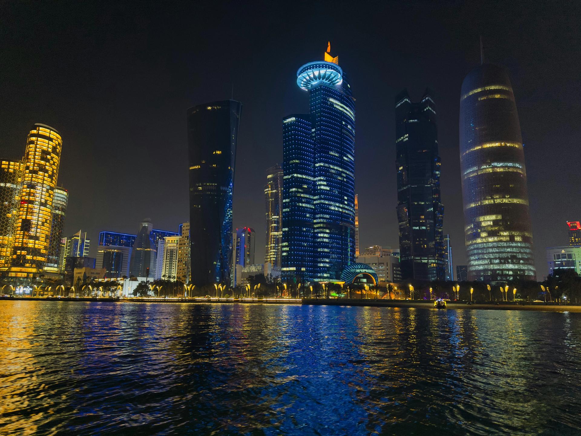 1920x1440 Guide to Doha Corniche