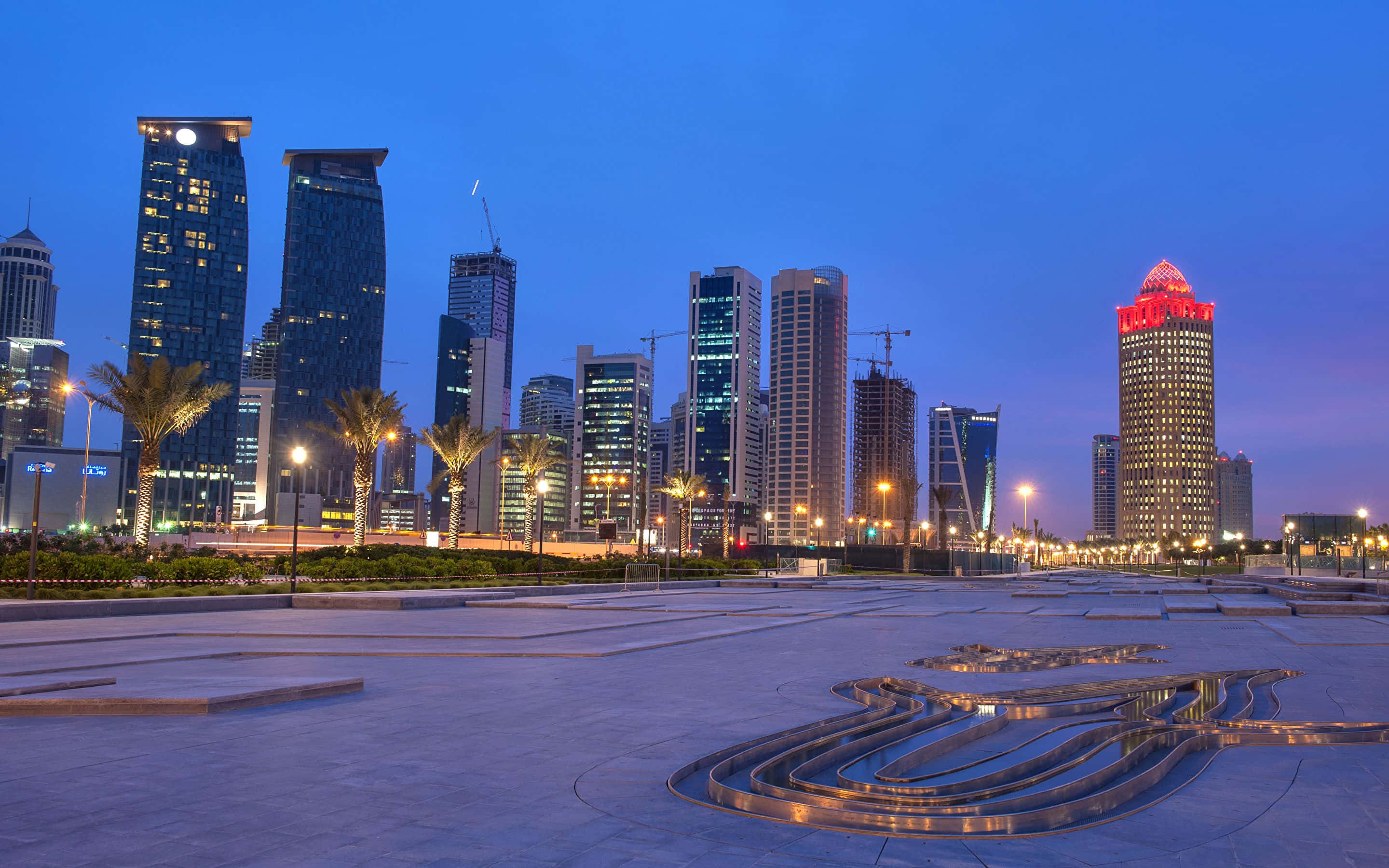 2880x1800 Download Experience the Majestic Views of Qatar Picture