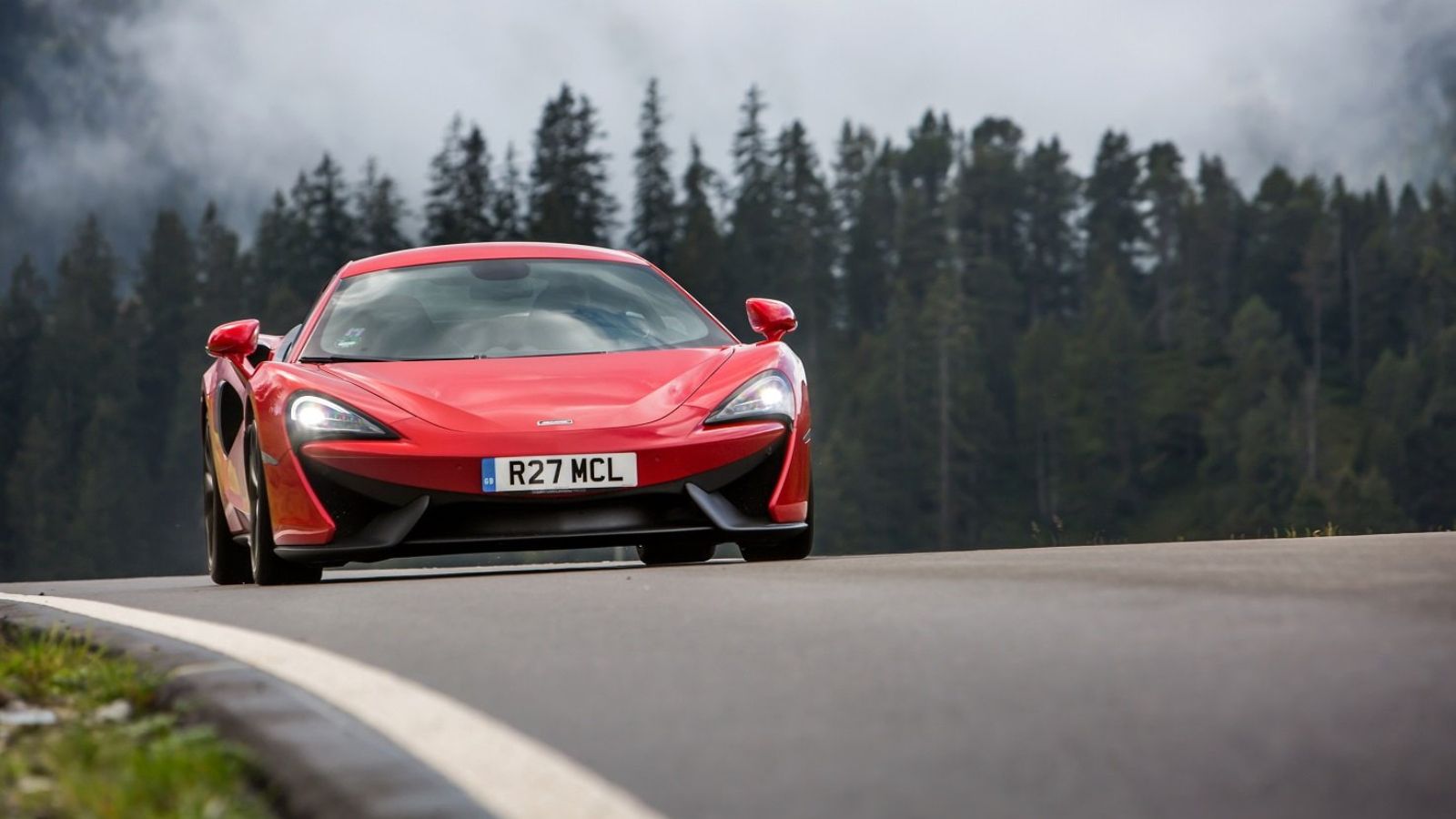 1600x900 McLaren 540C Wallpaper