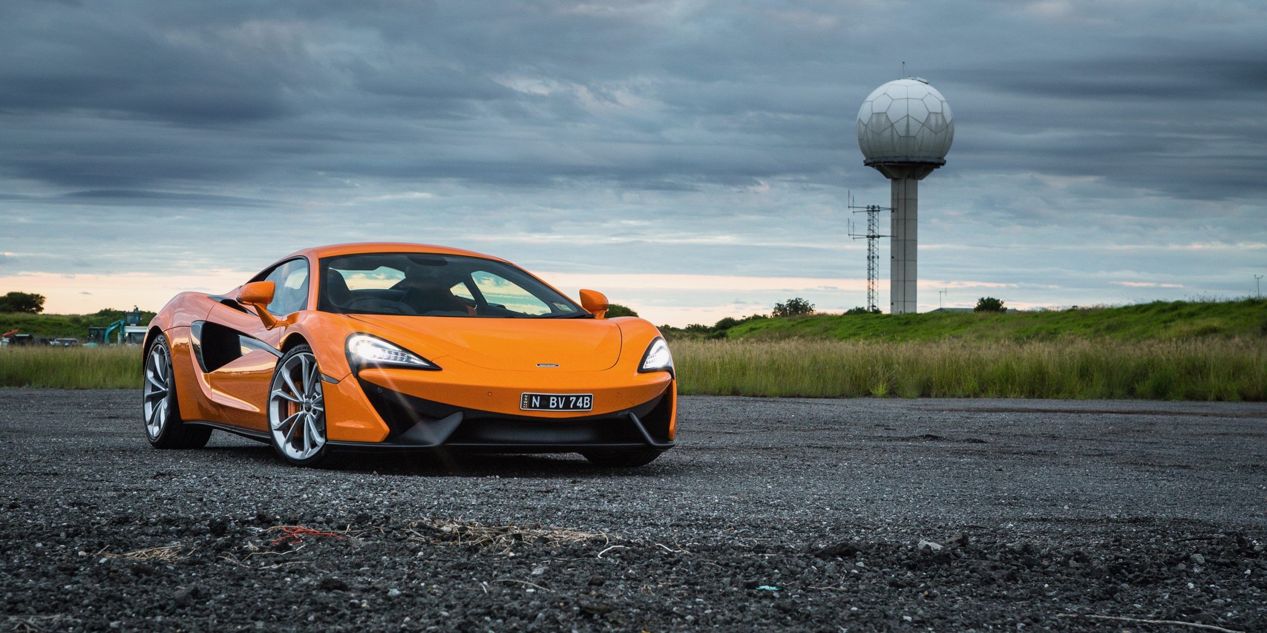 2560x1280 McLaren 540C Wallpaper