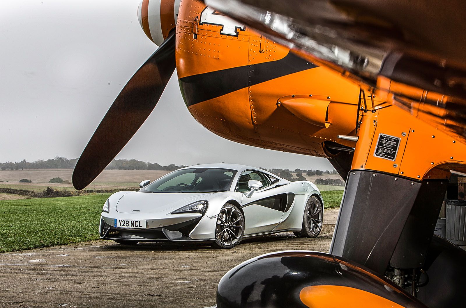 1600x1060 McLaren 540C perfect daily supercar?