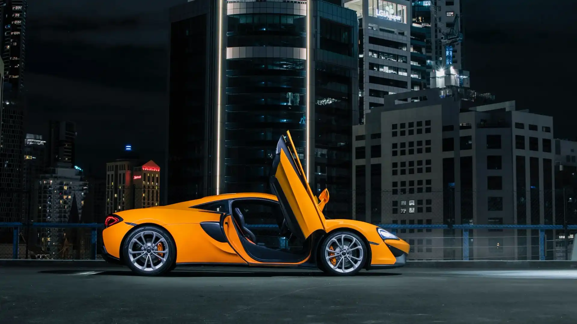 1920x1080 McLaren 540C & McLaren 570S review
