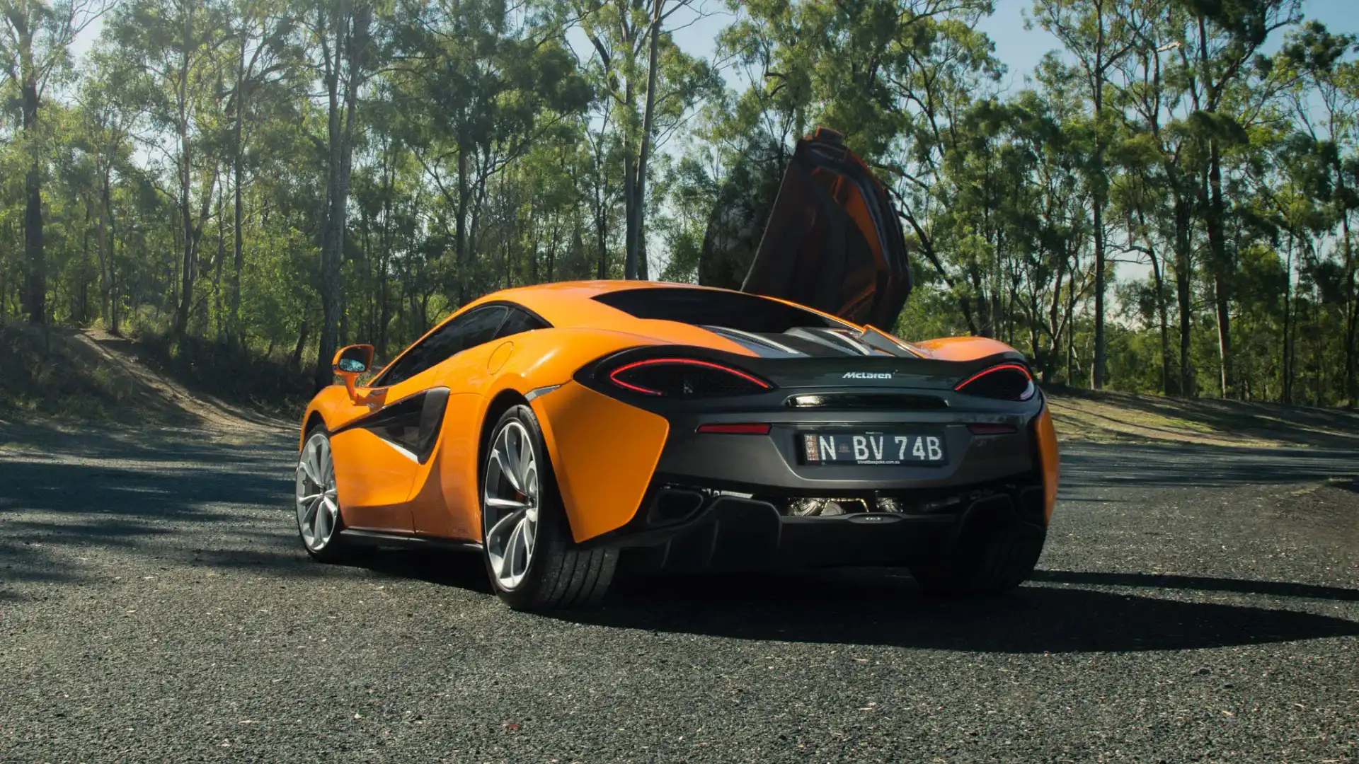 1920x1080 McLaren 540C & McLaren 570S review