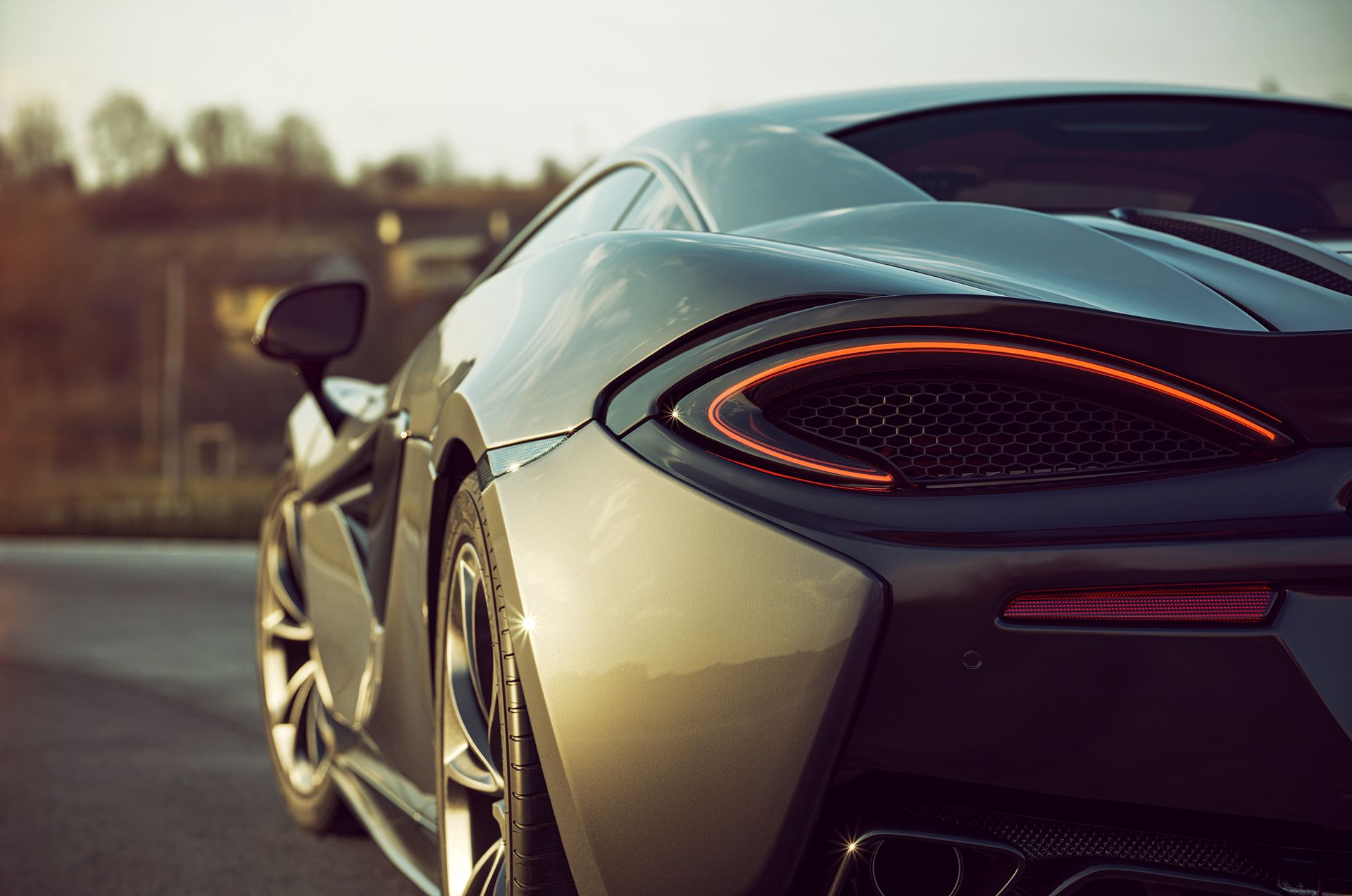 1920x1272 McLaren 540C (4). Image - Behance