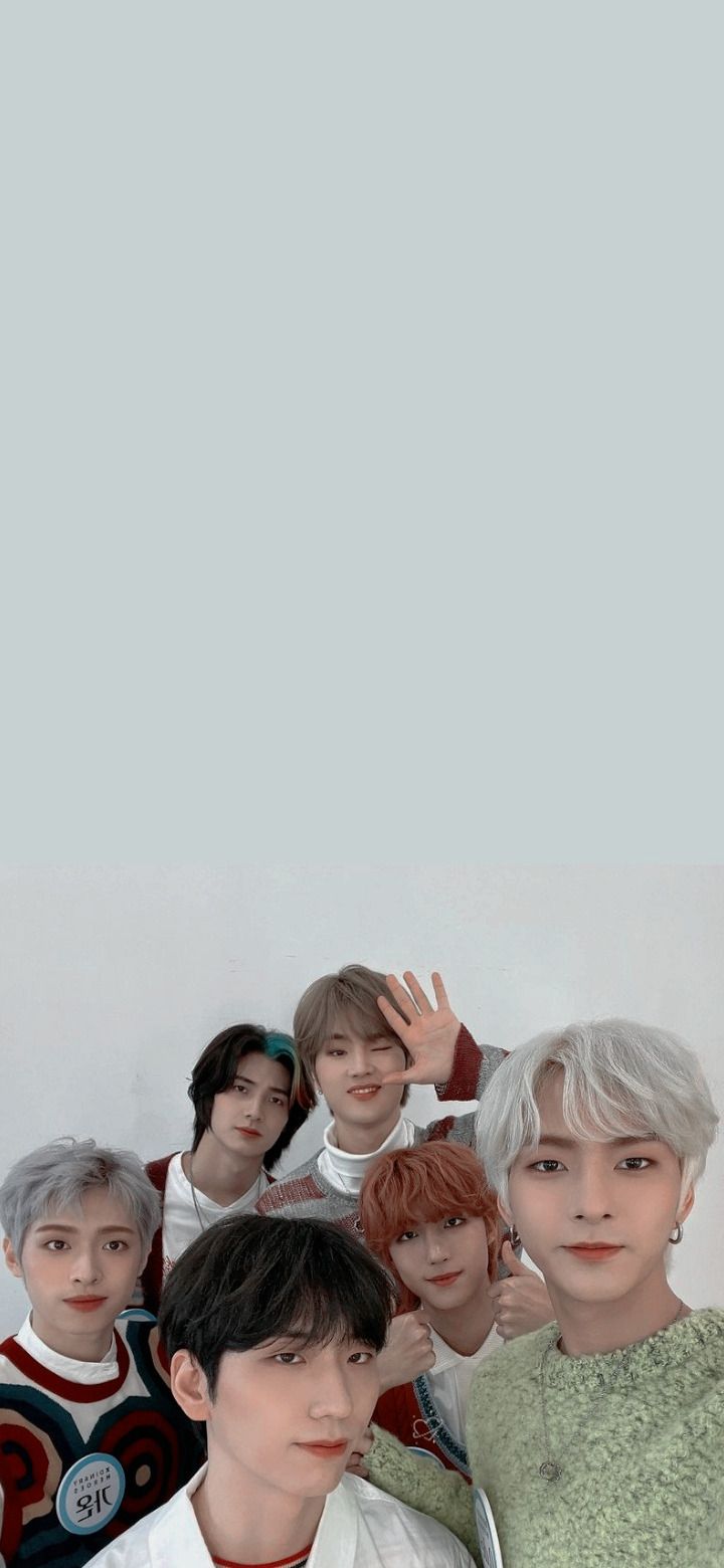 720x1560 Xdinary Heroes ; simple Requested. -Rocky Credit: PSD