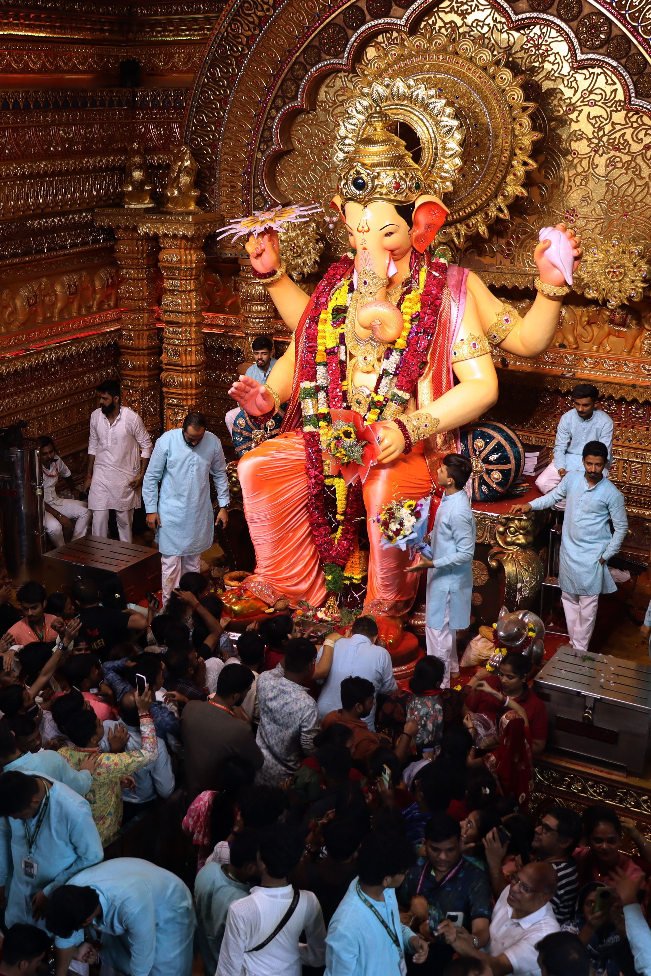2666x3999 Lalbaugcha Raja 2026: Darshan timings, photo, queues and everything else you need to get blessed. Condé Nast Traveller India