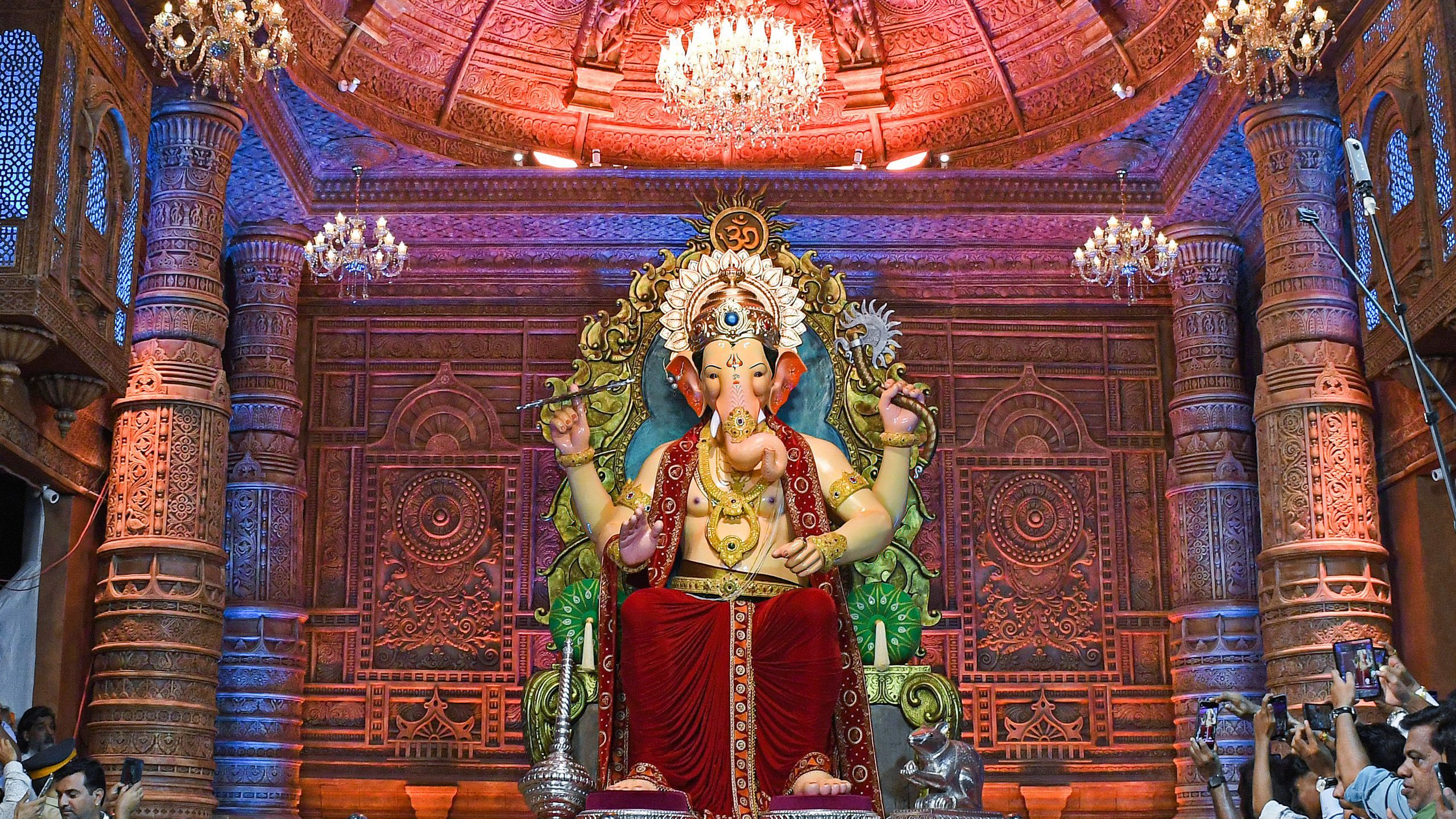 2560x1440 Lalbaugcha Raja 2022: aarti timings, best time to visit, and other tips. Condé Nast Traveller India