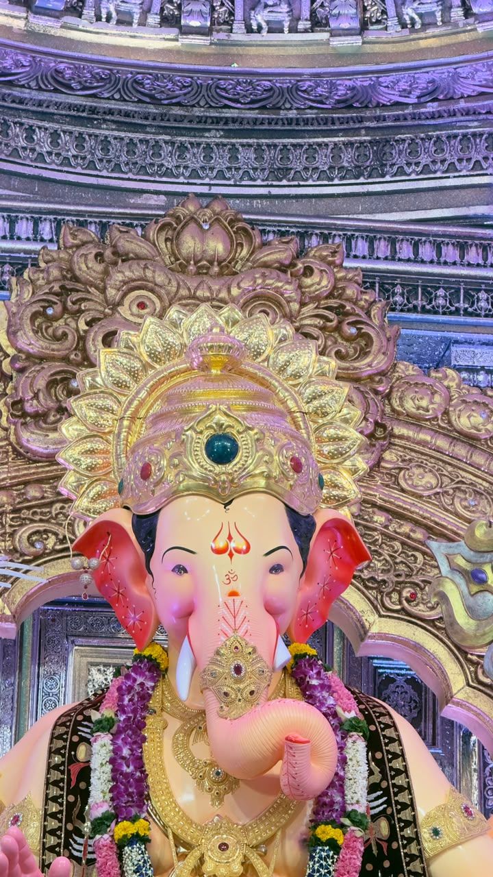720x1280 Lalbaugcha Raja First Look 2026: लालबागचा राजा की पहली झलक आई सामने, सिंहासन पर विराजमान बप्पा का भव्य रूप देख निहाल हुए भक्त