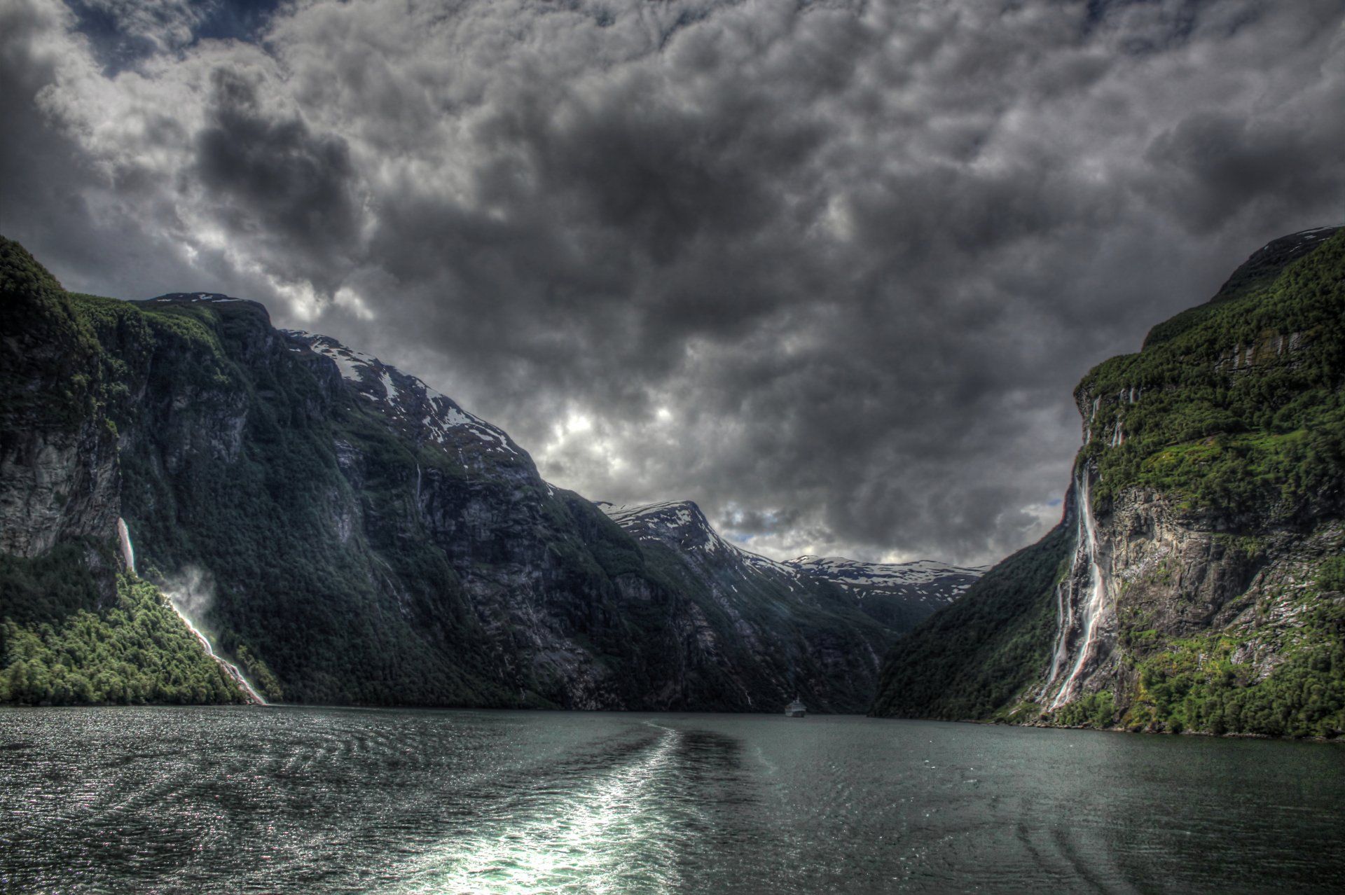 1920x1278 Epic 4K Nature Landscape: Majestic Fjord Under Stormy Skiesx3138