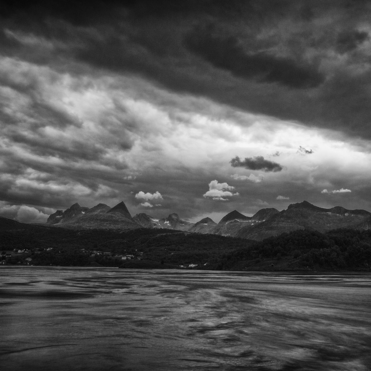 1280x1280 Stormy Night 4K UHD Wallpaper for UltraHD Desktop and TV : Widescreen and UltraWide Display : Smartphone and Tablet Devices