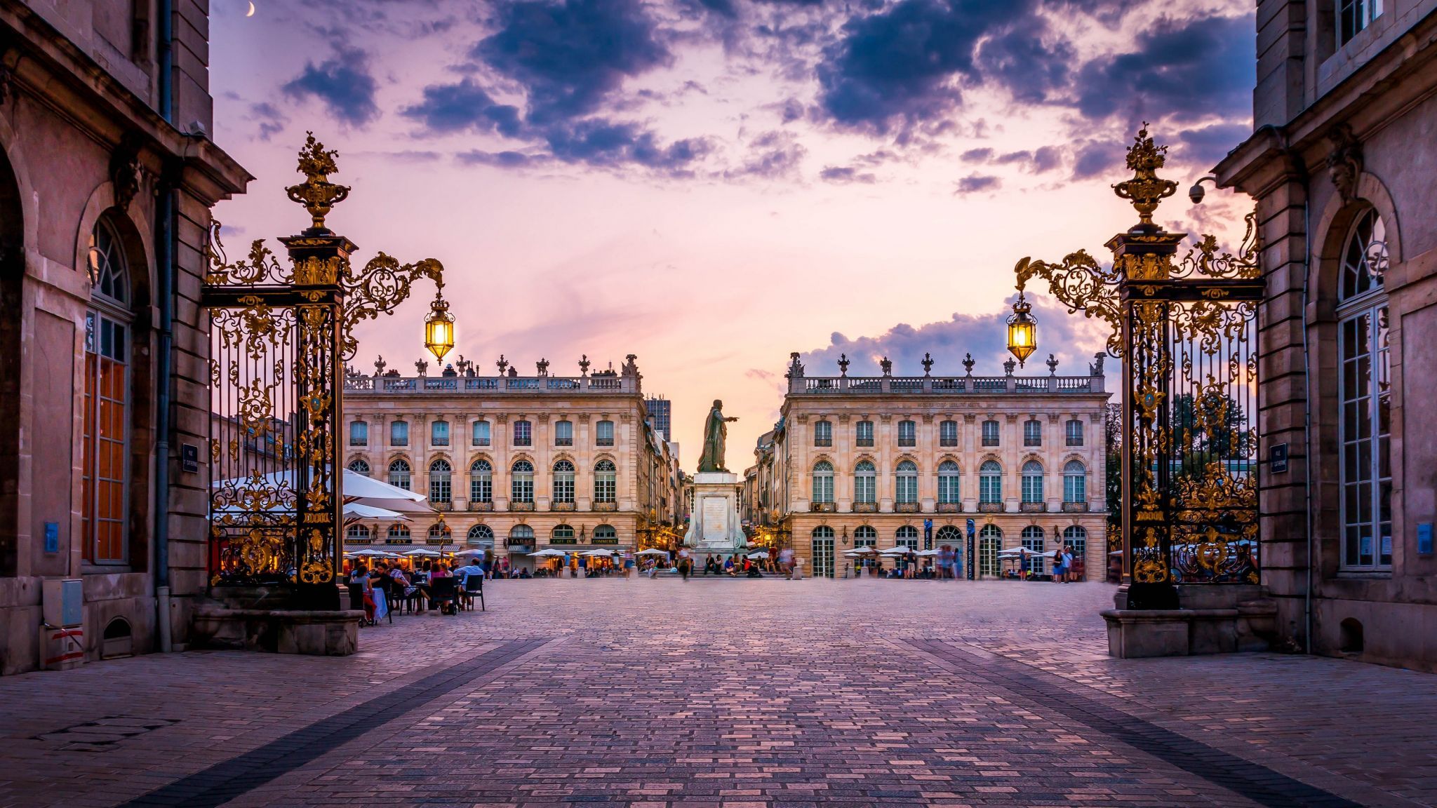 2048x1152 Nancy France Wallpaper