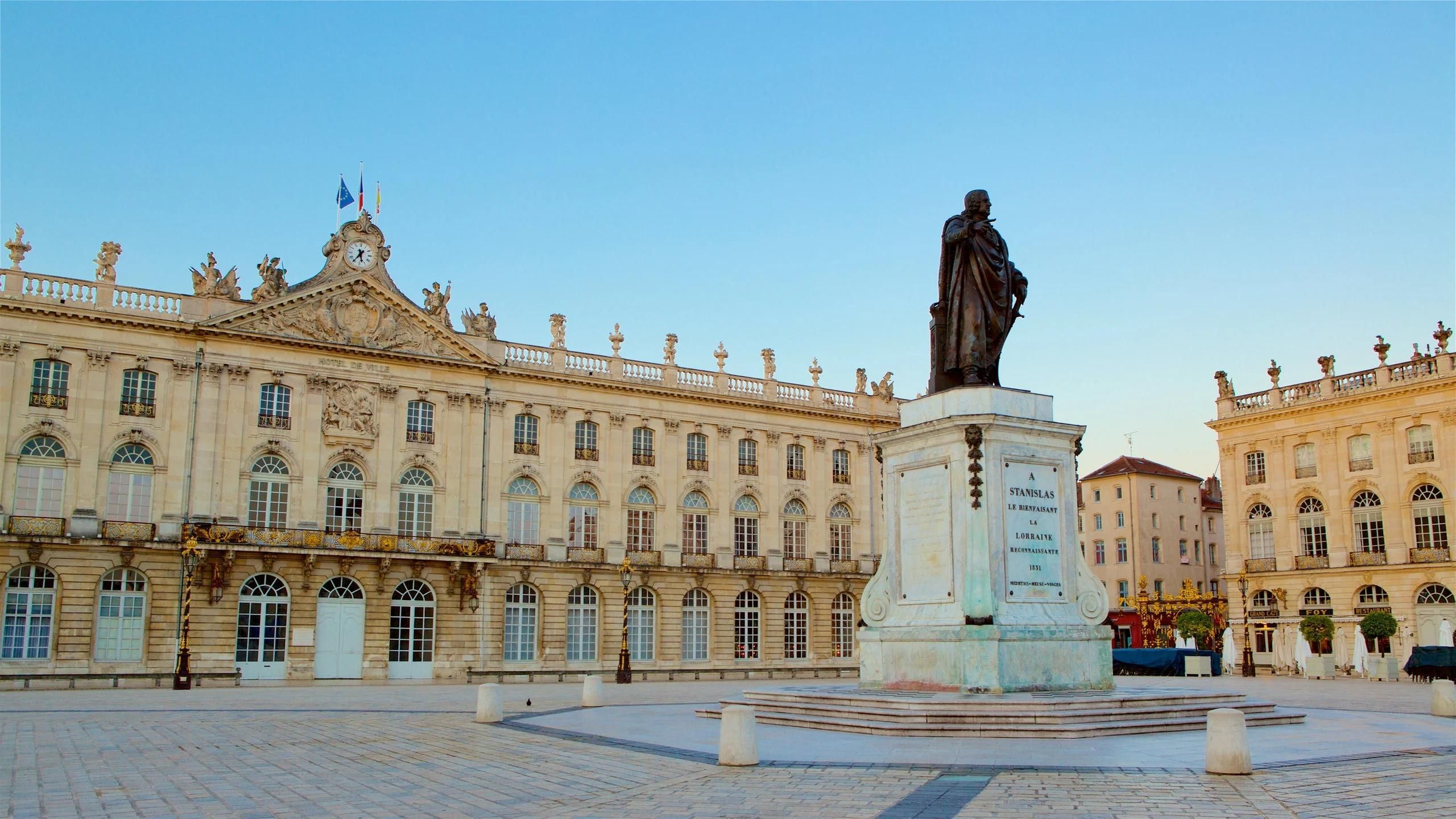 2560x1440 In the 1960s the Place Stanislas in Nancy, France was opened to car parking. After receiving UNESCO designation, the square was fully converted into a pedestrian zone in 2005