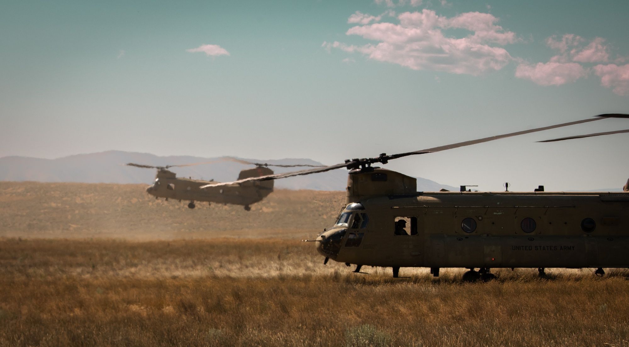 2000x1103 DVIDS National Guard Chinook helicopters bring out the big guns during Raven Focus 2025 [Image 1 of 7]