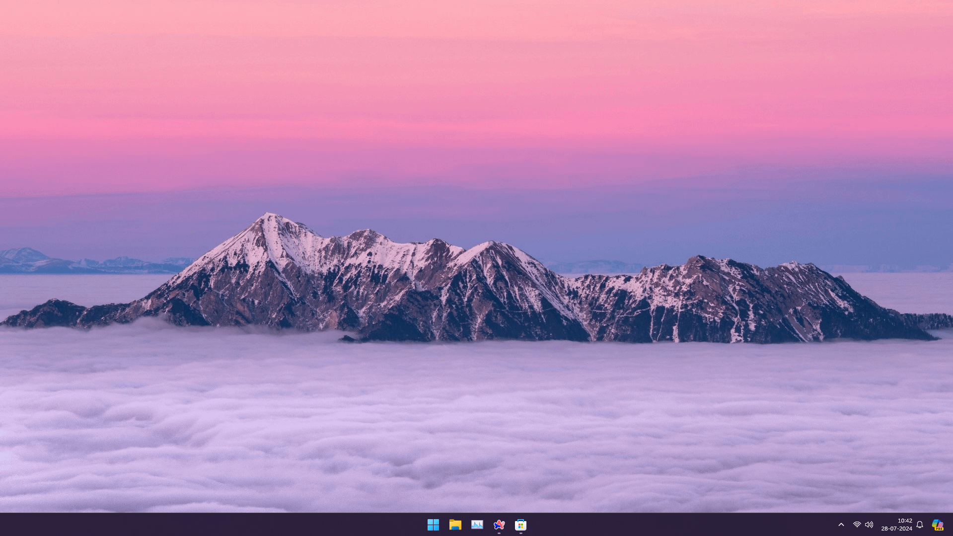 1919x1079 Without a doubt one of the best options that Microsoft has added to Windows is spotlight on the desktop apart from the lock screen, does anyone else use this option?