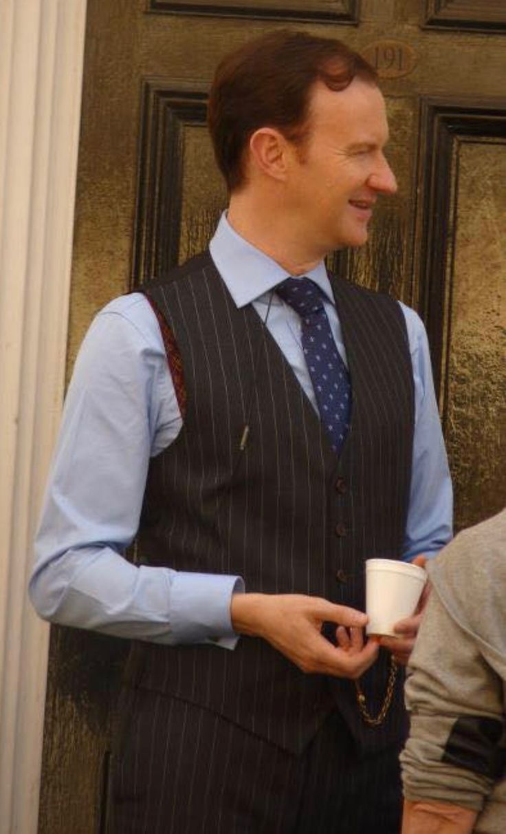 736x1212 Mycroft holmes wallpaper. Detective mark hoffman, Renfield dracula Gentlemen