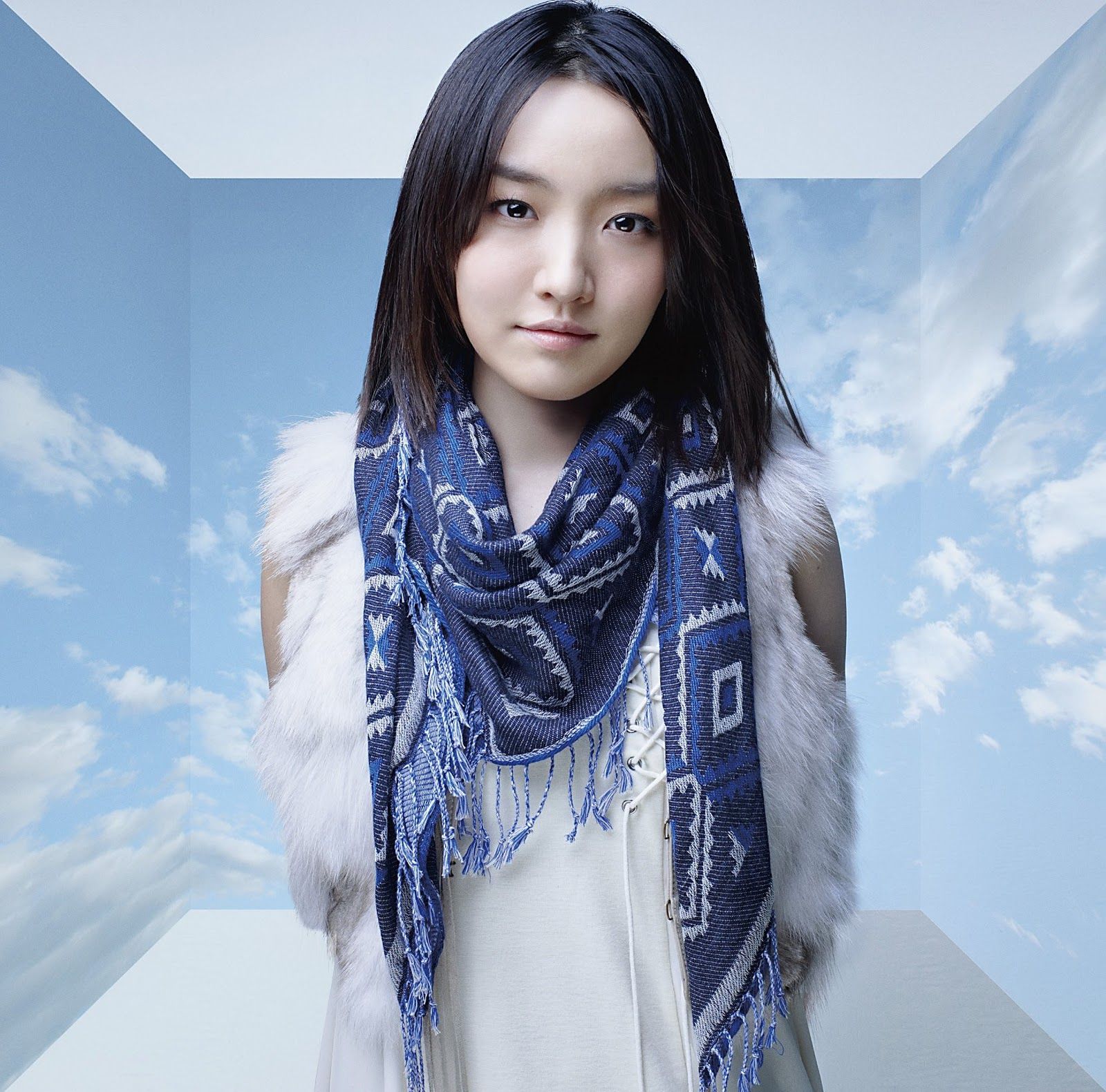 1600x1581 Younha Wallpaper