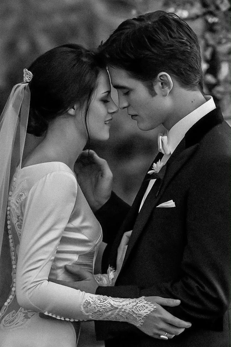 736x1104 Edward & Bella