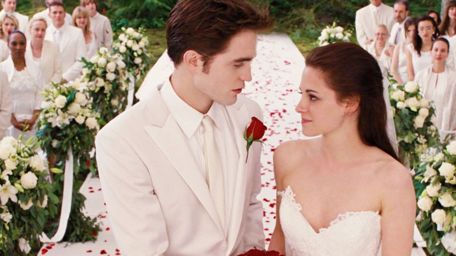 1600x900 Twilight: 10 Hidden Details About Bella's Costume You Never Noticed