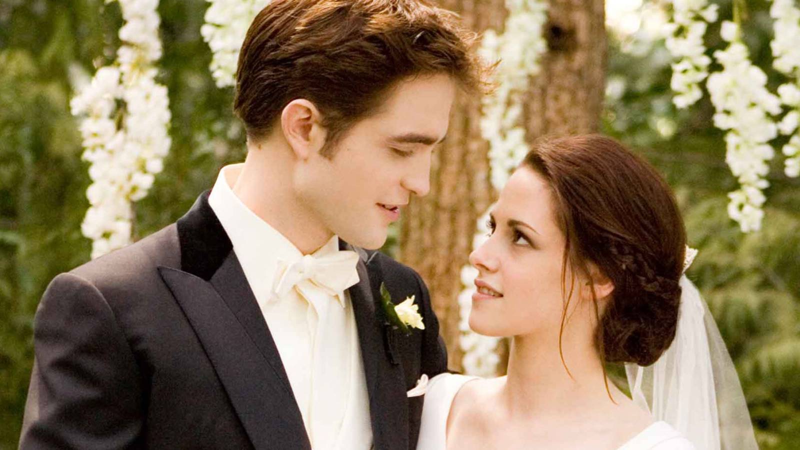 1600x900 Twilight Saga: Breaking Dawn' Director Looks Back on the Backlash the Franchise Received